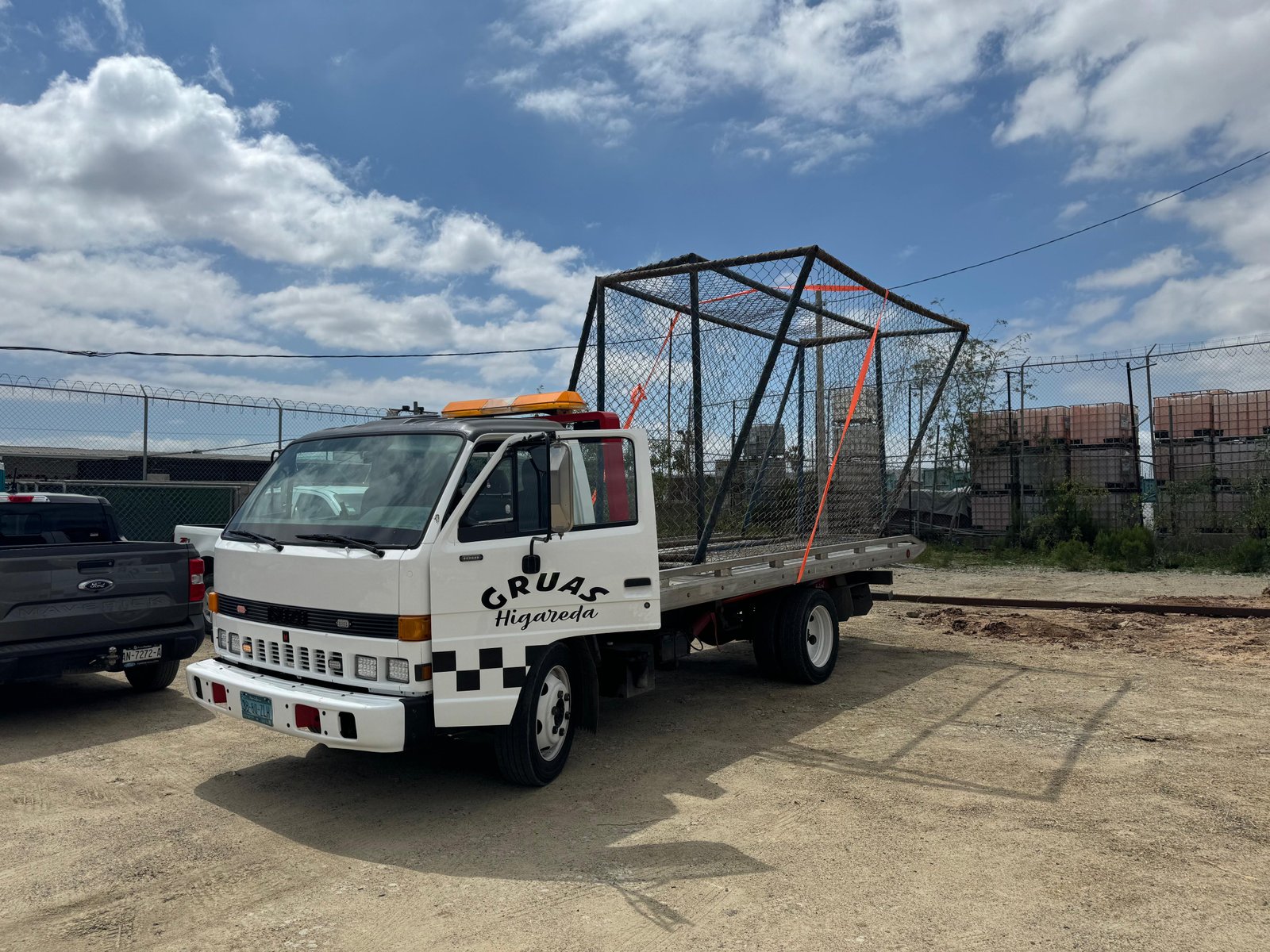 Grúa de plataforma en Baja California - Grúas Higareda